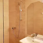 Crystal Es Susanne Panzio Bed & Breakfast Siófok