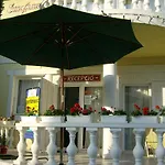 Crystal Es Susanne Panzio Bed and Breakfast 4*