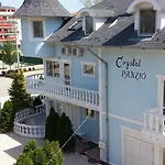Crystal Es Susanne Panzio Σίοφοκ