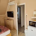 Crystal Es Susanne Panzio Bed and Breakfast