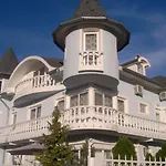 Crystal Es Susanne Panzio Bed and Breakfast