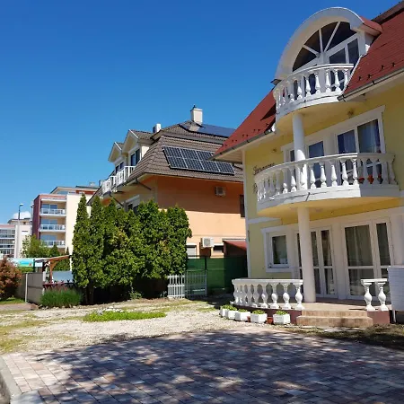 Oda ve Kahvaltı Crystal Es Susanne Panzio 4*