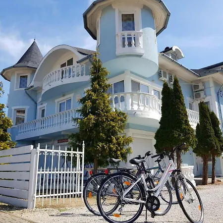 Crystal Es Susanne Panzio Bed & Breakfast *