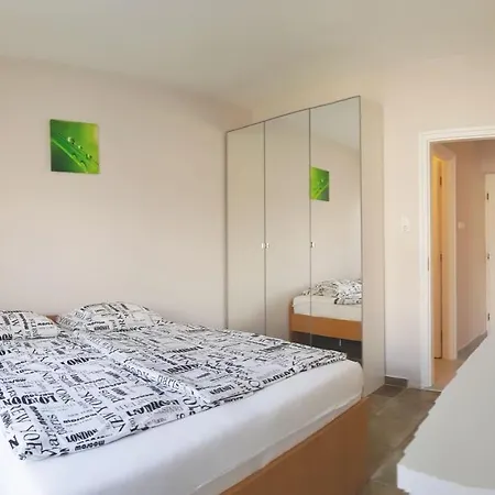 Crystal Es Susanne Panzio Nocleg ze śniadaniem 4*