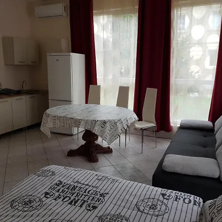 Crystal Es Susanne Panzio Oda ve Kahvaltı 4*