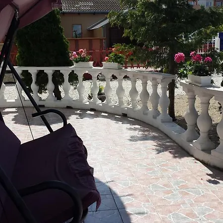 Crystal Es Susanne Panzio