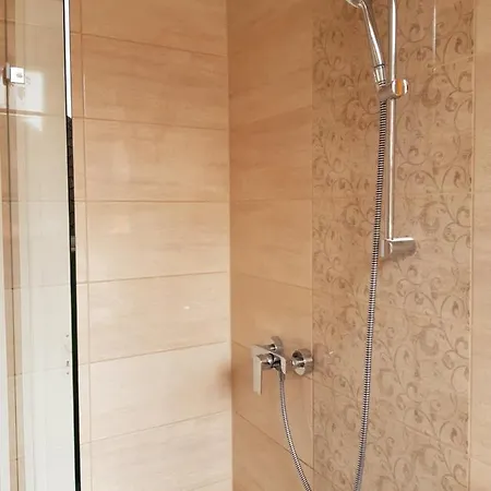 Crystal Es Susanne Panzio Oda ve Kahvaltı 4*