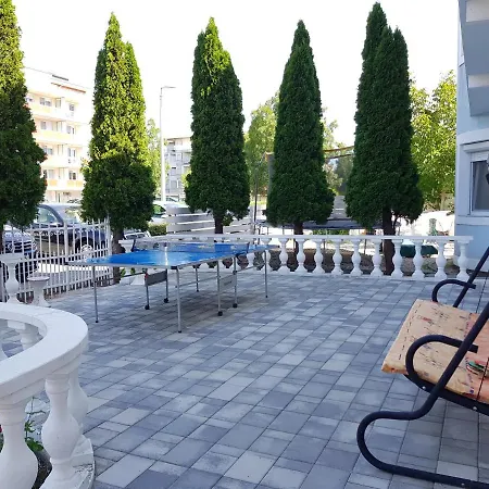 Crystal Es Susanne Panzio Siofok