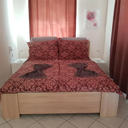 Crystal Es Susanne Panzio Siófok