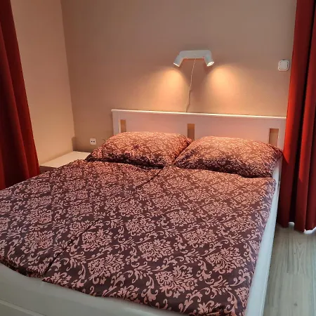 Bed and breakfast Crystal és Susanne Panzió *