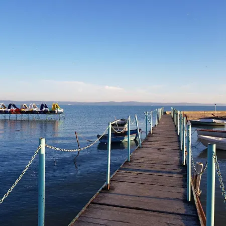 Oda ve Kahvaltı Crystal Es Susanne Panzio