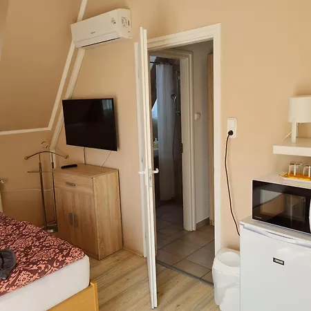 Crystal Es Susanne Panzio Bed & Breakfast
