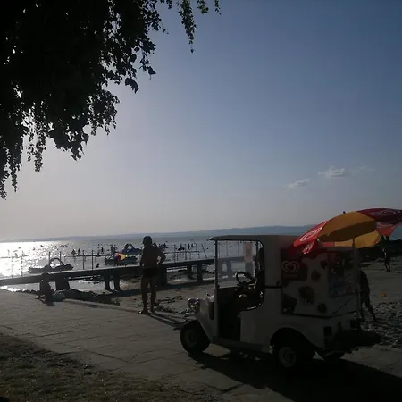 Crystal Es Susanne Panzio Oda ve Kahvaltı Siofok