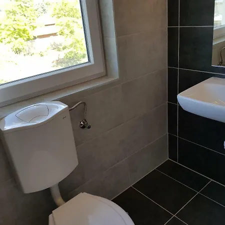 Crystal Es Susanne Panzio Siofok