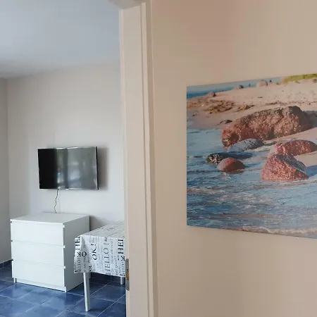 Crystal Es Susanne Panzio