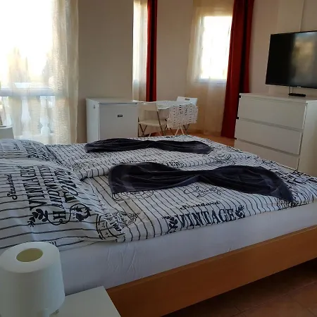 Oda ve Kahvaltı Crystal Es Susanne Panzio