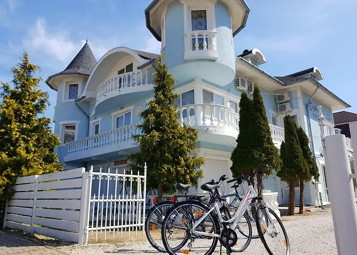 Crystal Es Susanne Panzio Bed & Breakfast 4*