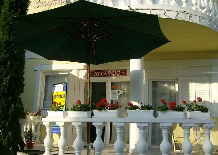 Crystal Es Susanne Panzio Bed & Breakfast 4*