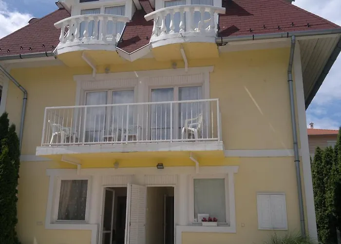 Crystal Es Susanne Panzio Bed & Breakfast