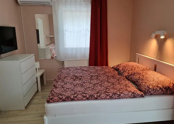 Crystal Es Susanne Panzio