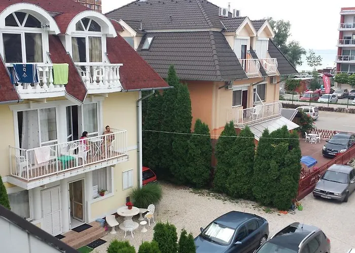 Bed & Breakfast Crystal Es Susanne Panzio Siófok