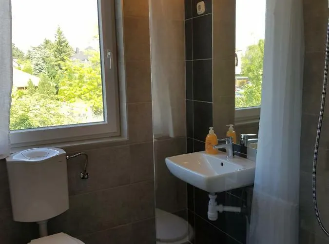 Crystal Es Susanne Panzio Bed & Breakfast