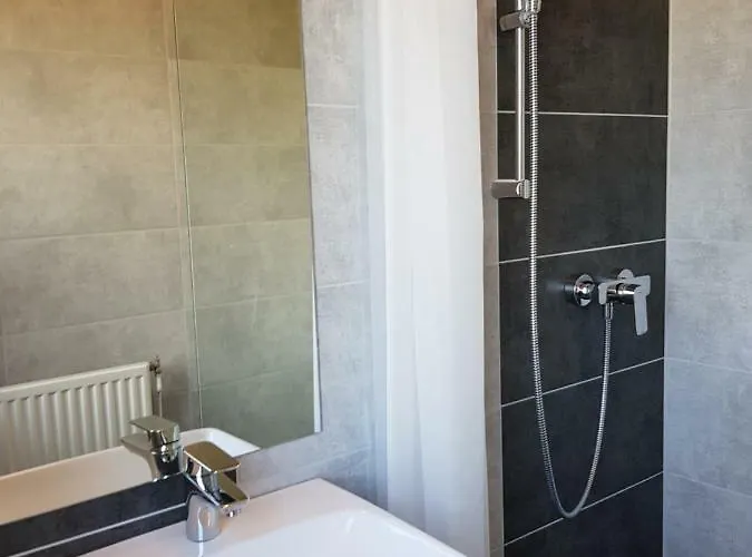 Crystal Es Susanne Panzio 4* Siófok