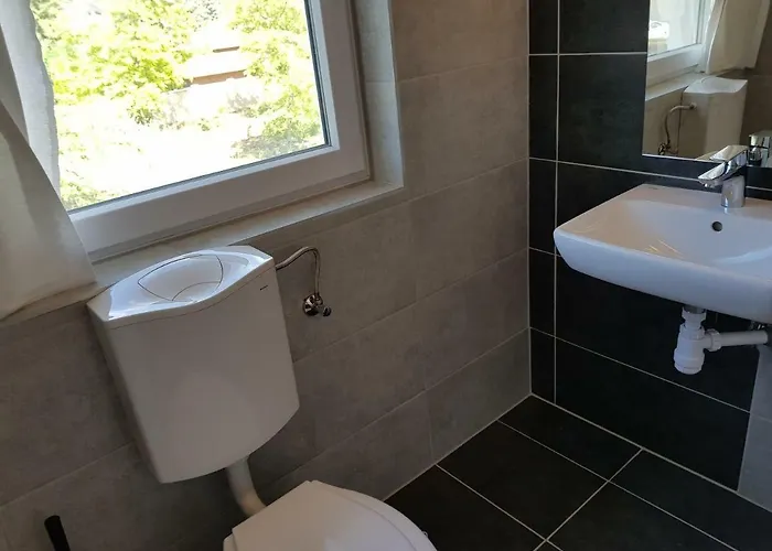 Crystal Es Susanne Panzio シオーフォク