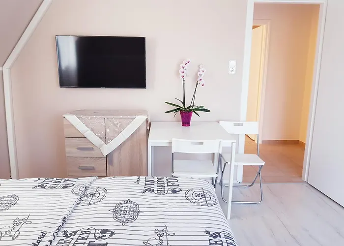 Crystal Es Susanne Panzio Siófok